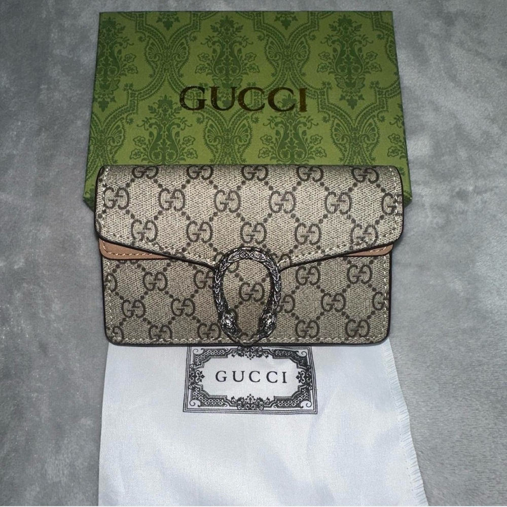 Gucci Tan Leather Bag with Chain Detail